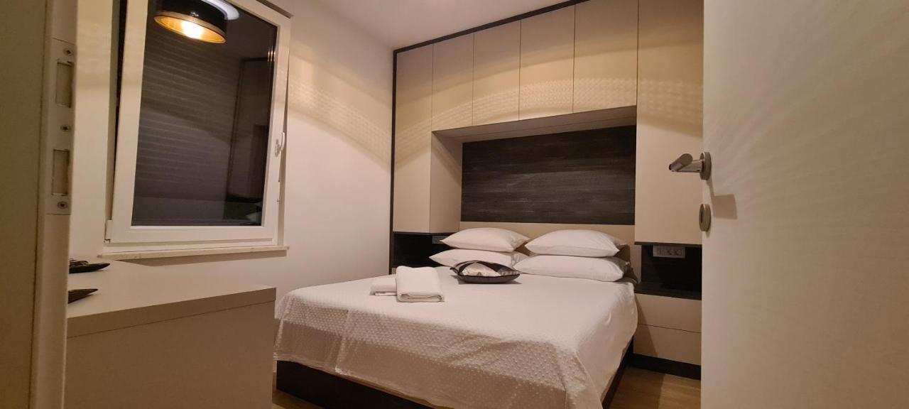 Penthouse Apartman Marcelina In Trogir Exterior photo